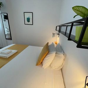 Zimmer mit Kingsize-Bett